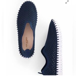 New w/box, Ilse Jacobsen Navy “Tulip” perforated slip on flats, Sz 8